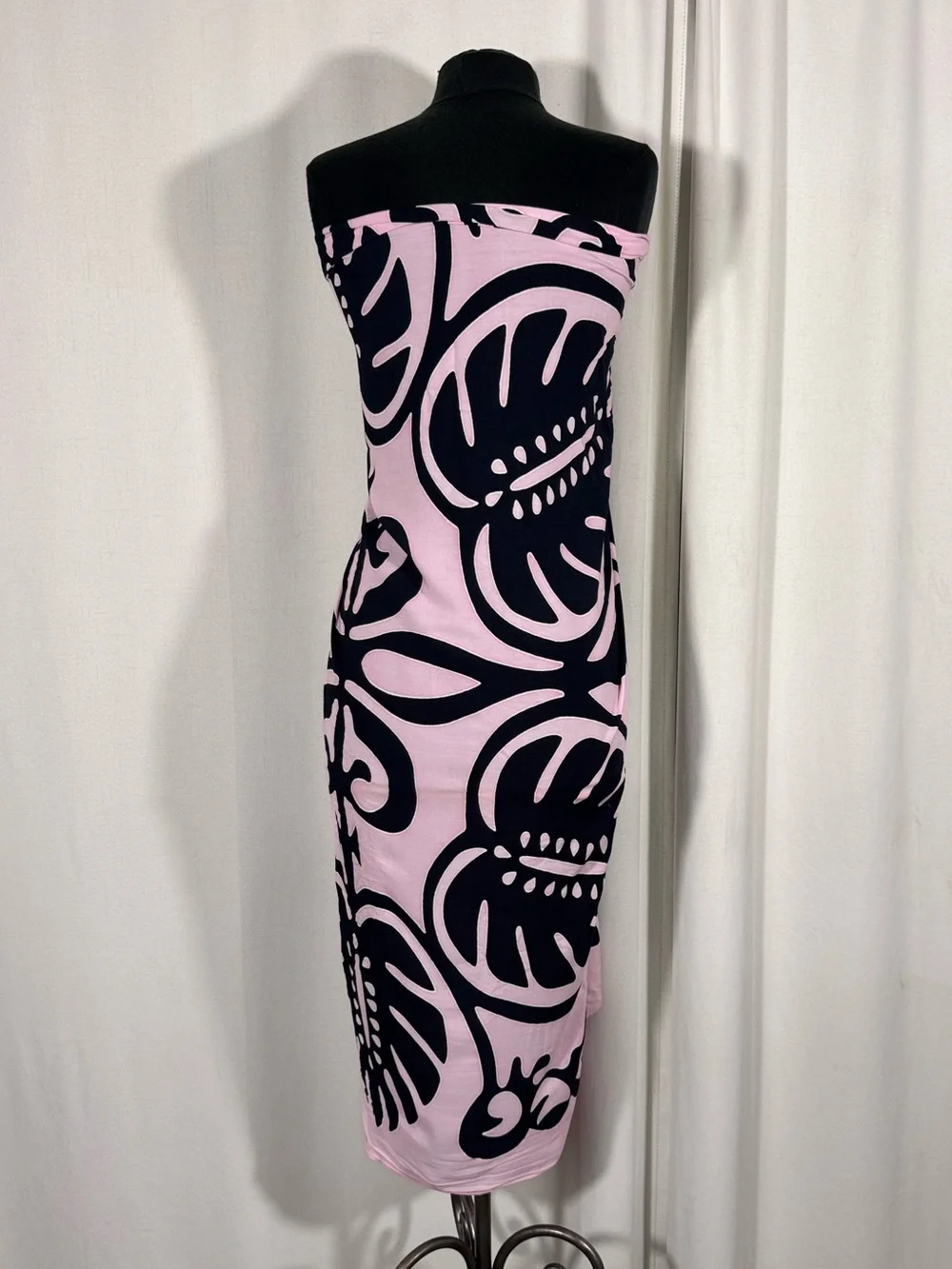 Lauhala Pink and Black Floral Sarong Wrap